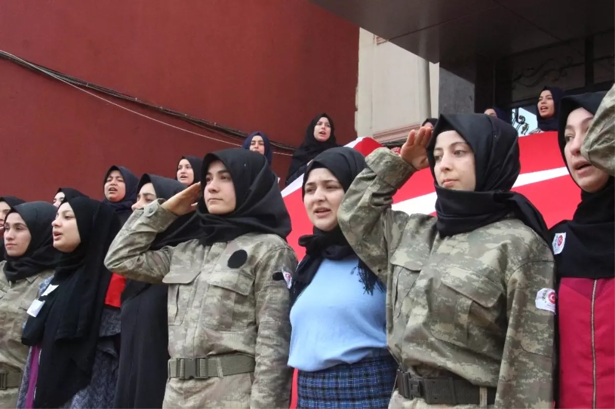 İmam Hatip Öğrencilerinden Mehmetçiğe Duygusal Şiir