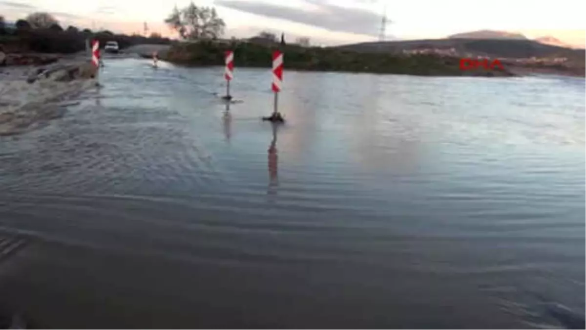 İzmir Sağanak Yağmur Dereyi Taşırdı