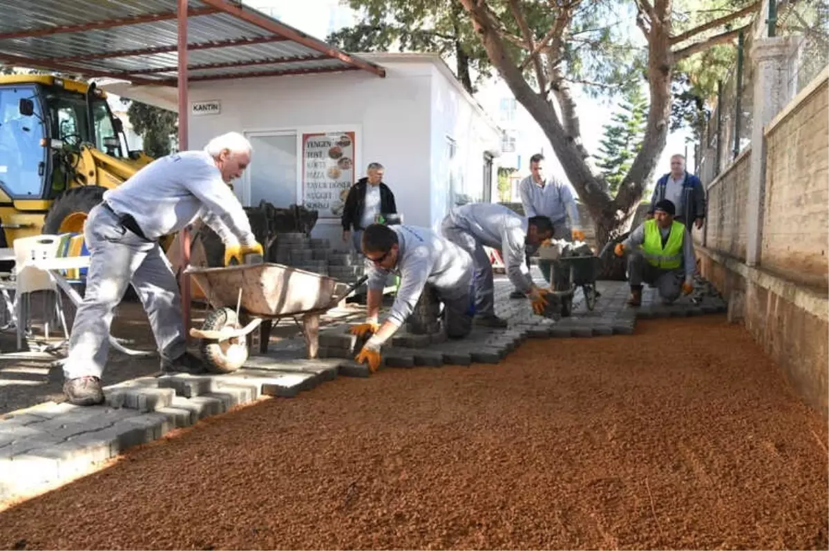 Konyaaltı Belediyesi\'nden Okula Kilit Taşı