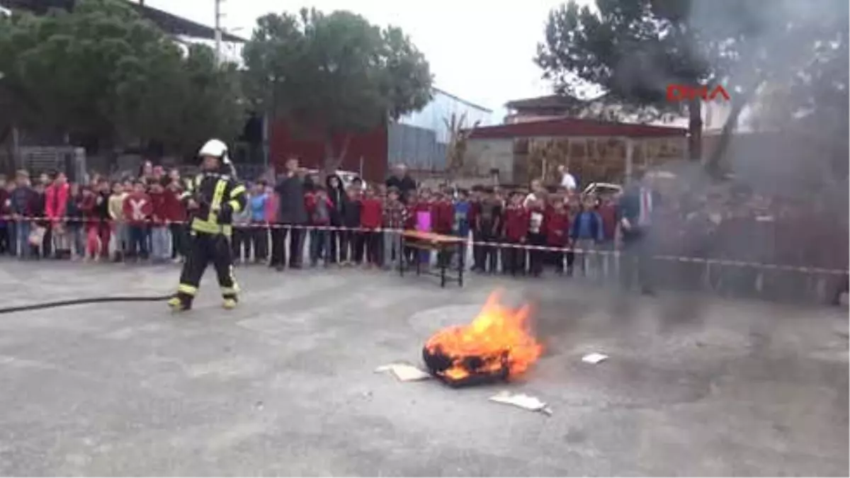 Manisa İlkokulda Deprem ve Yangın Tatbikatı