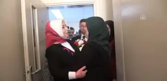 Öznur Çalık, Bindiği Otobüste Şoförün Hakaretine Maruz Kalan Şehit Annesini Ziyaret Etti