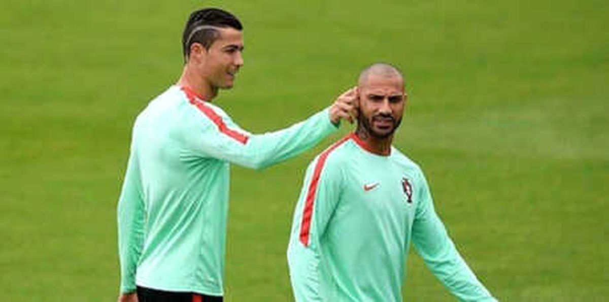 Ronaldo\'dan Quaresma\'ya Telefon!