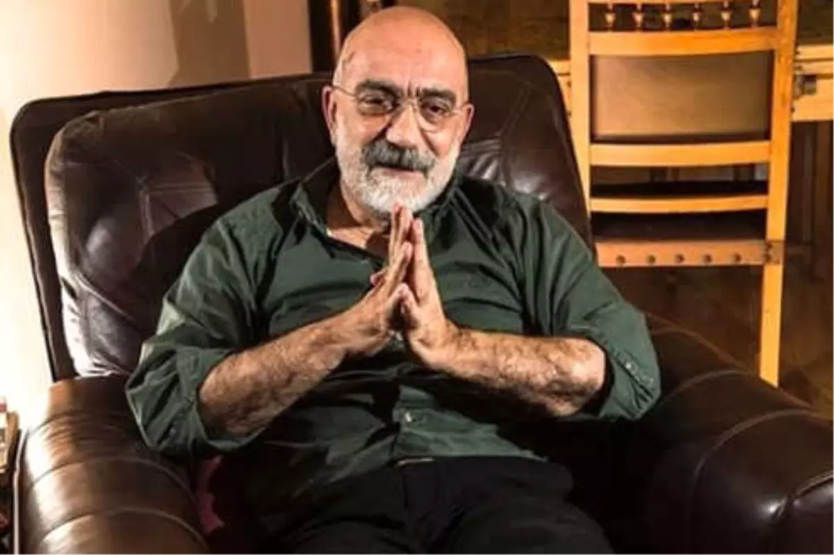 Ahmet Altan\'a Cumhurbaşkanı\'na Hakaretten 5 Yıl 11 Ay Hapis Cezası