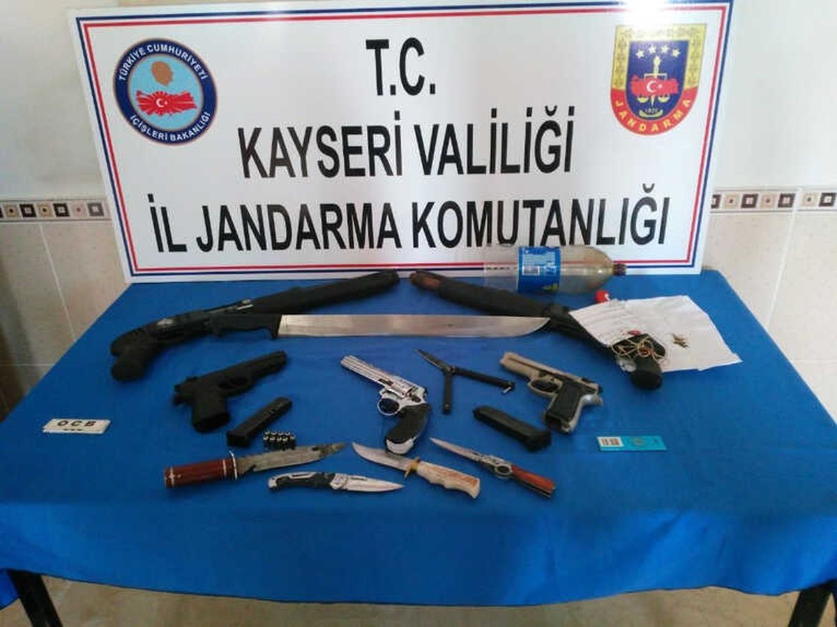 24 Adreste Uyuşturucu Operasyonu