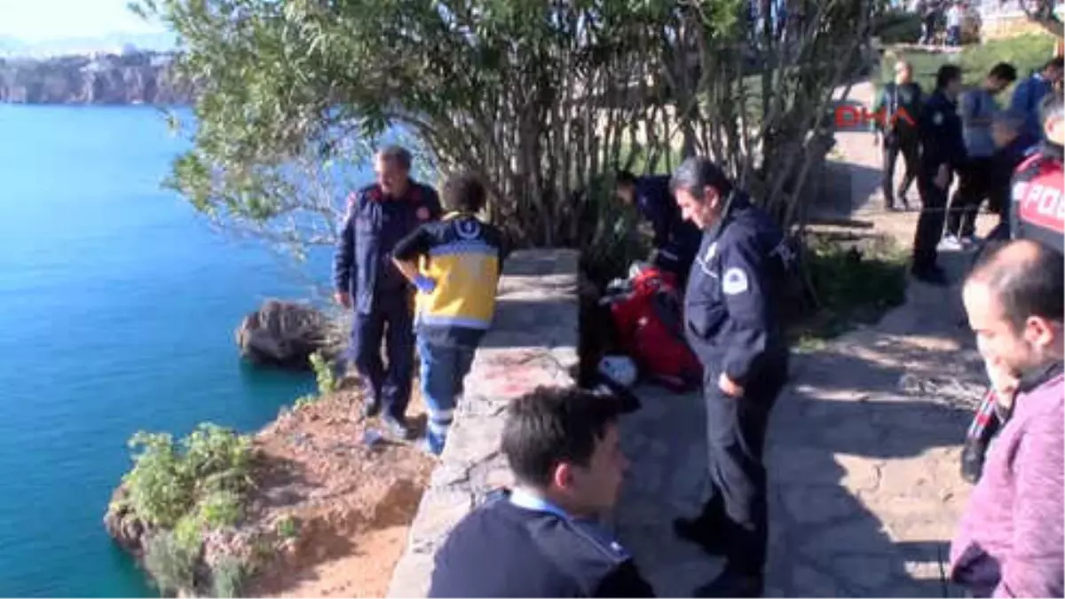 Antalya Fotoğraf Çektirip 40 Metrelik Falezlerden Atladı