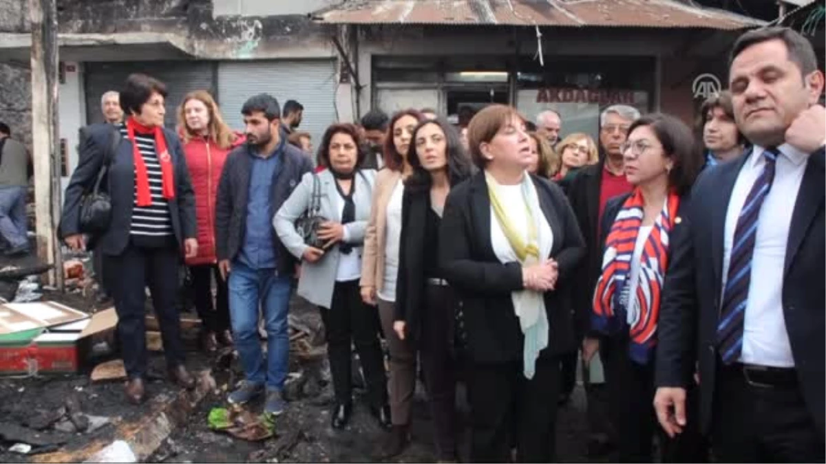 CHP\'li Kadın Milletvekilleri Yangında Zarar Gören Esnafı Ziyaret Etti