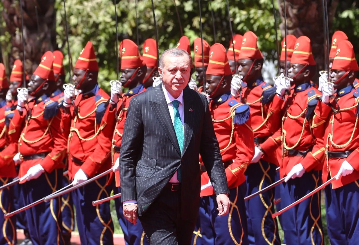 Cumhurbaşkanı Erdoğan, Senegal\'de Resmi Törenle Karşılandı