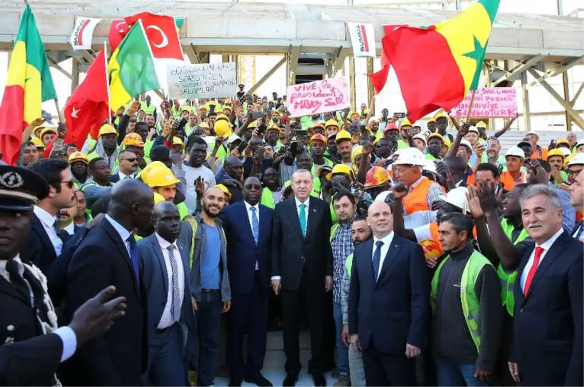 Cumhurbaşkanı Erdoğan, Senegal\'deki Türk Firmaların Şantiyelerini Gezdi