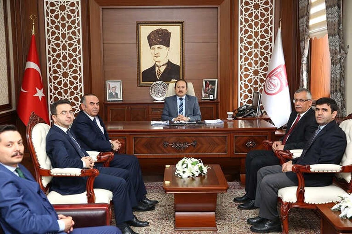 Defterdarlık Heyeti Vali Pehlivan\'ı Ziyaret Etti