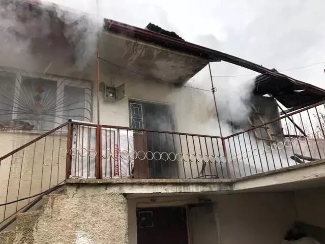 Elazığ’da 2 Ayrı Ev Yangını Son Dakika