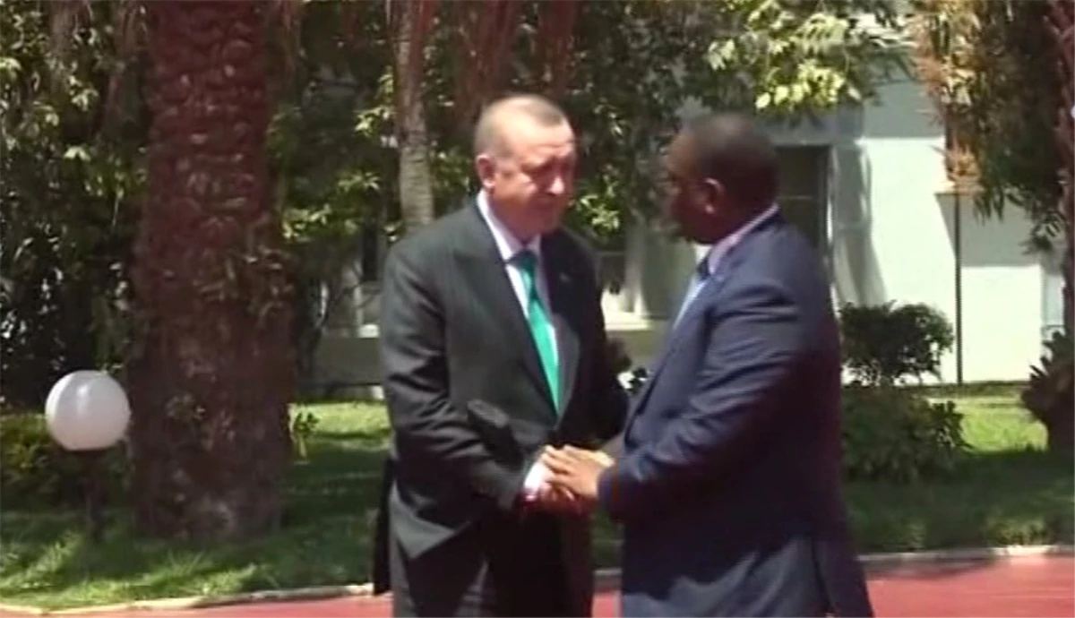 Erdoğan Senegal\'de Resmi Törenle Karşılandı