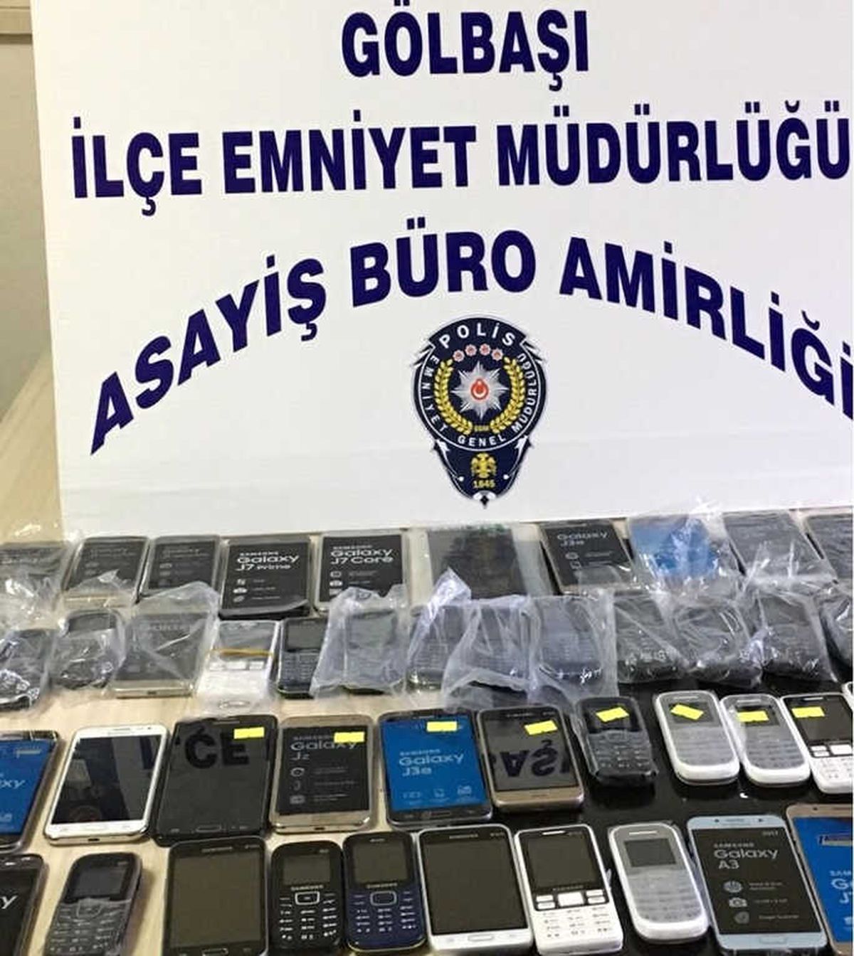 Gölbaşı İlçesinde Kaçak Cep Telefonları Ele Geçirildi