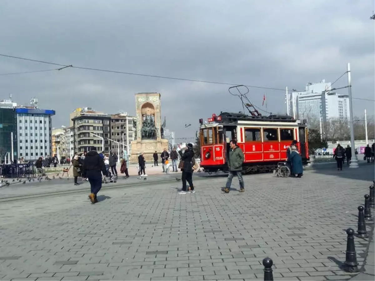 İstanbul\'da Güneş Açtı