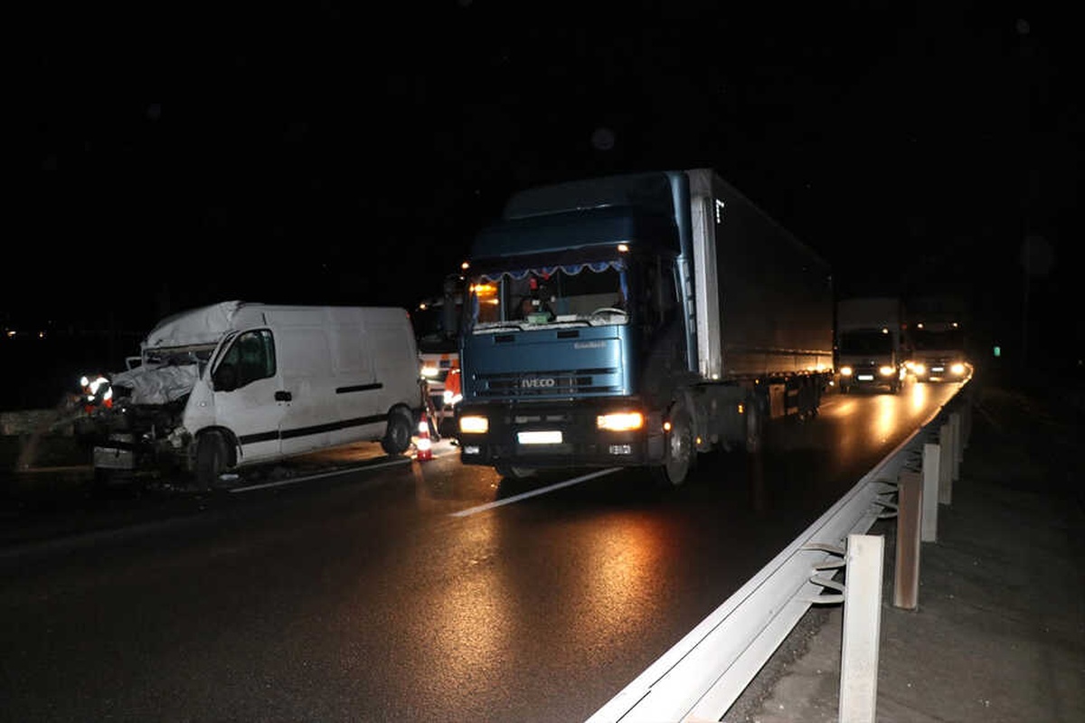 Kocaeli\'de Zincirleme Trafik Kazası: 1 Yaralı