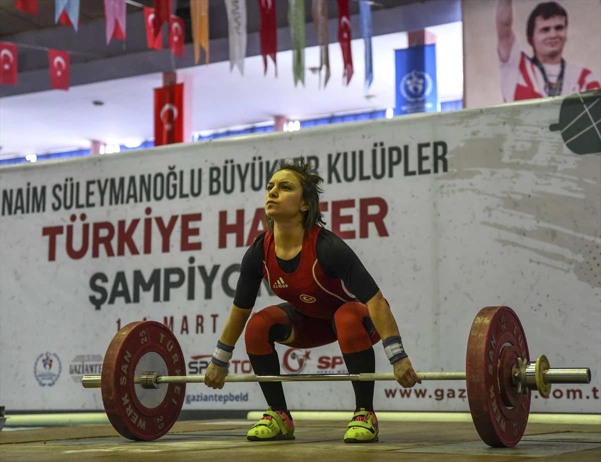 Naim Süleymanoğlu Kulüpler Türkiye Halter Şampiyonası Başladı