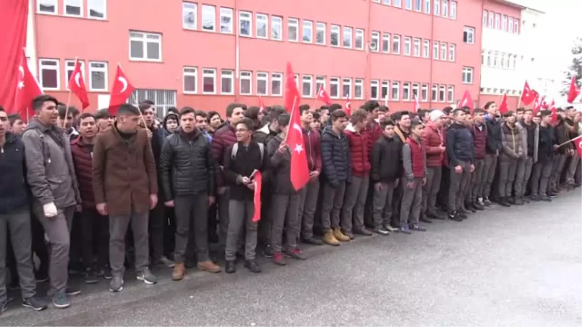 Öğrenciler Mehmetçik İçin "Asker Kınası" Yaktı