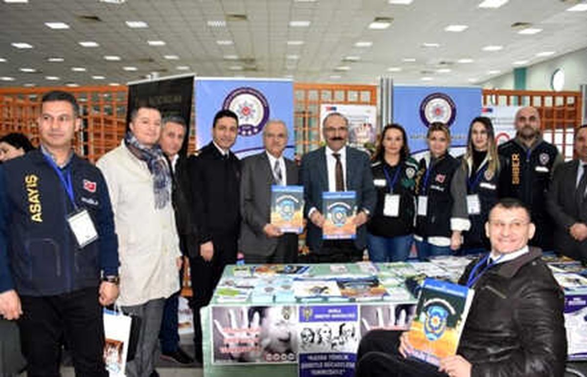 Okul-Sektör Buluşması\'na Yoğun Katılım