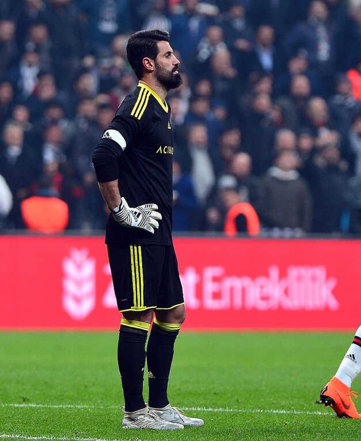 Volkan Demirel Oyundan Atıldı