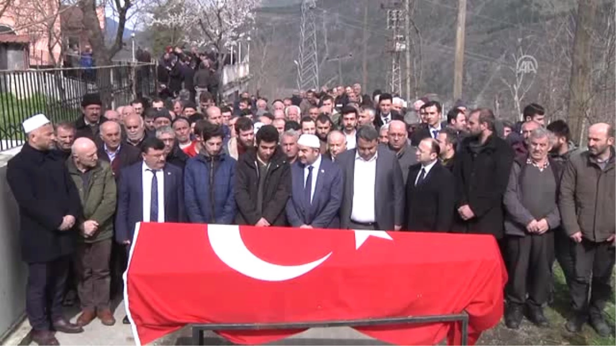 15 Temmuz Gazisi Hüseyin Erdoğan\'ın Cenazesi Toprağa Verildi