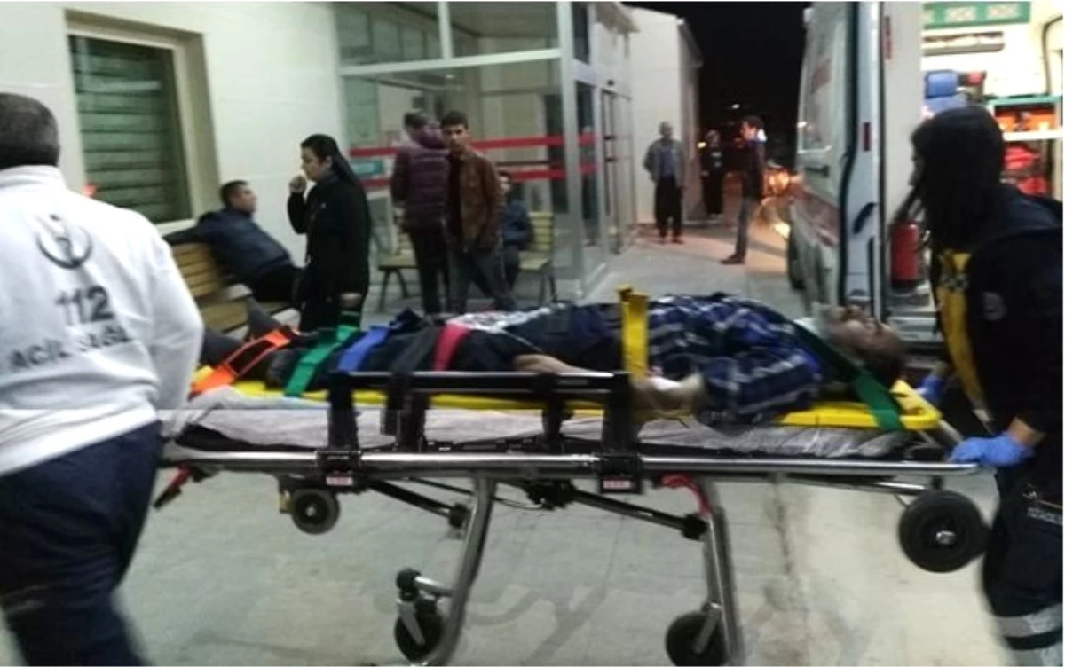 Adana\'da Trafik Kazası: 5 Yaralı