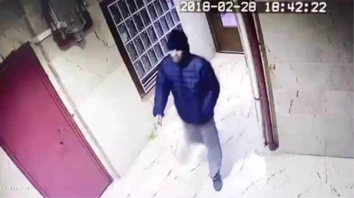 Anne ve Babasını Öldüren Caninin Cinayet Öncesi ve Sonrasına Ait Görüntüleri Ortaya Çıktı