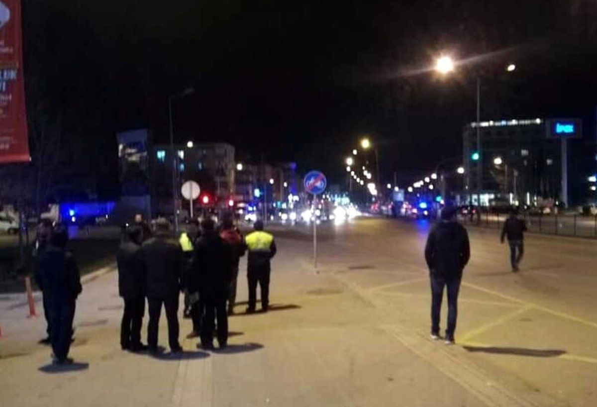 Denizli\'de Kavşaktaki Şüpheli Kutu Polisi Alarma Geçirdi