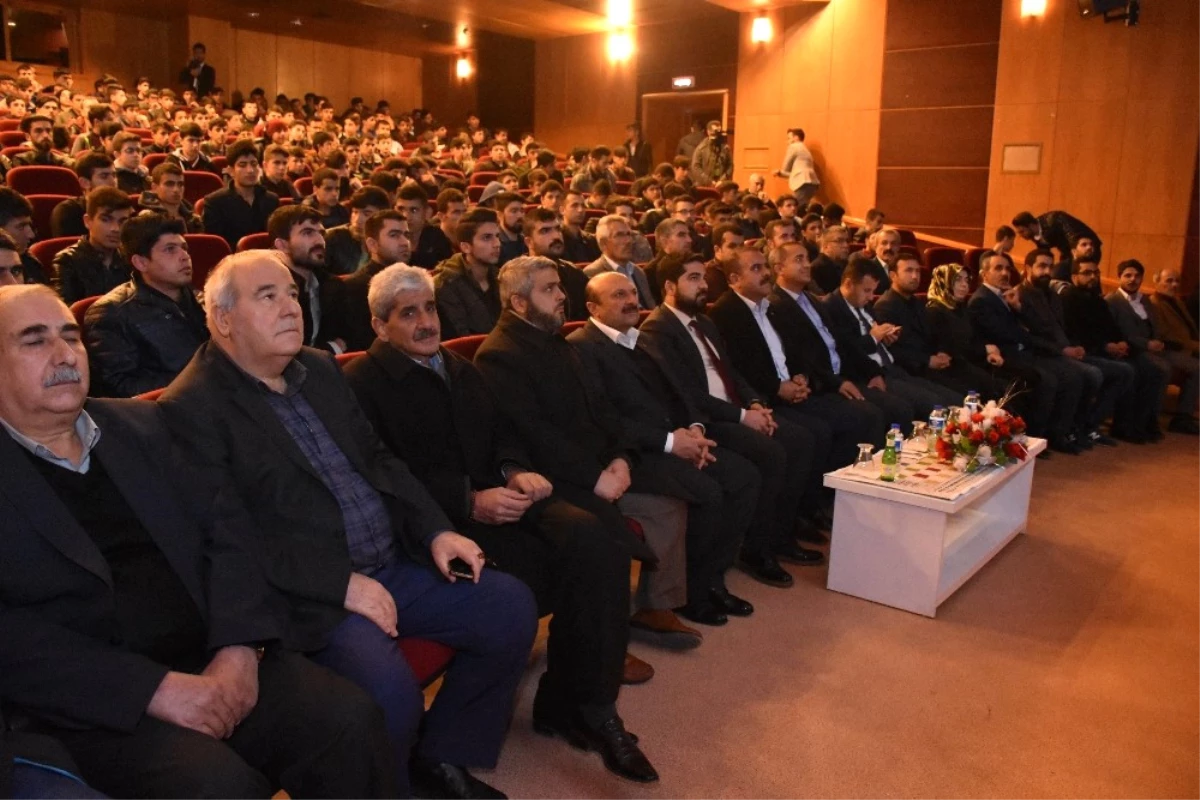 Kahta\'da \'Teröre Hep Birlikte Dur Diyelim\' Konferansı