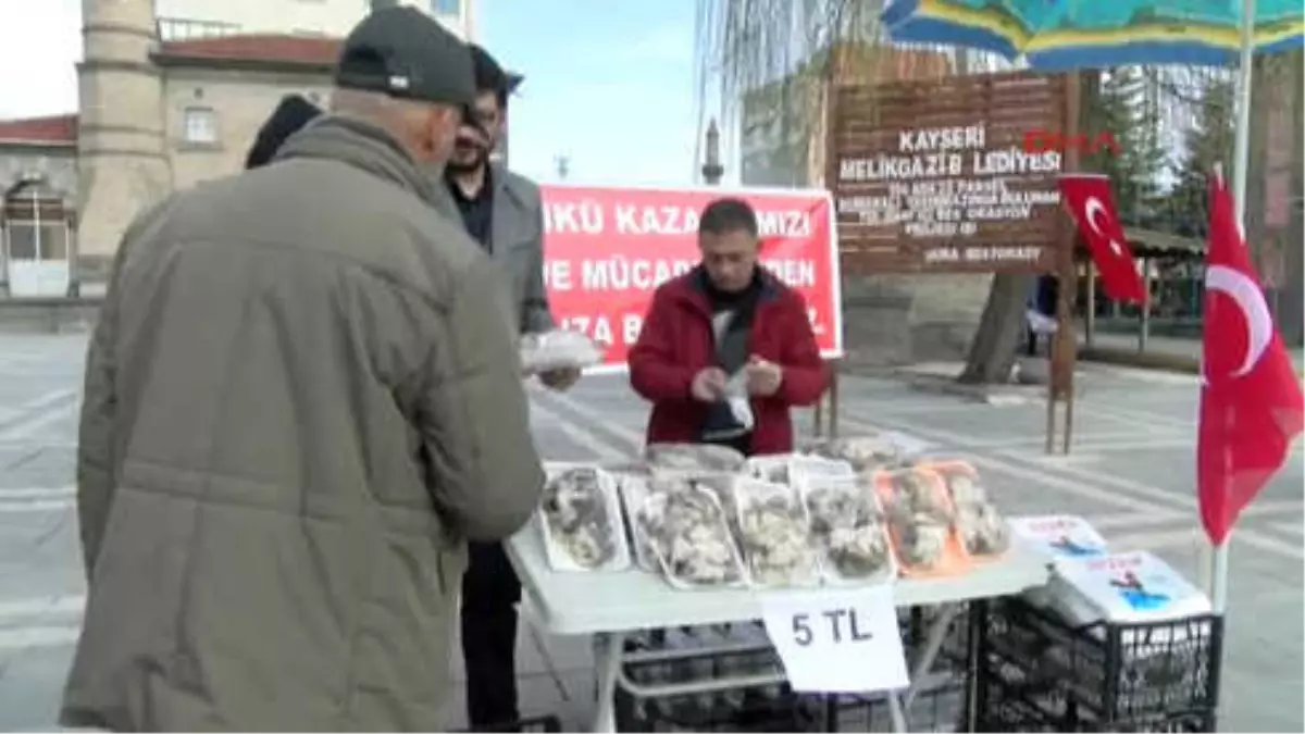 Kayseri Mantar Üreticileri Mehmetçiğe Destek İçin Mantar Sattı