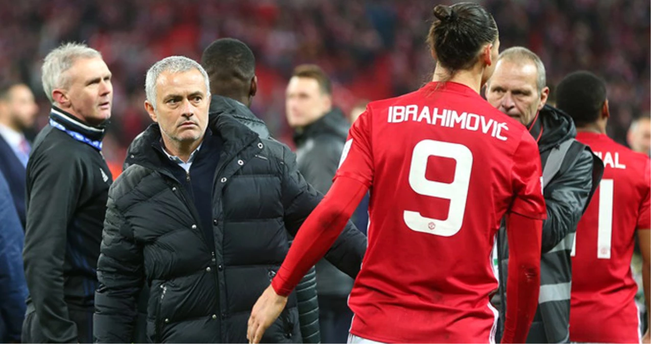 Manchester United, Zlatan Ibrahimovic İle Yolları Ayırıyor