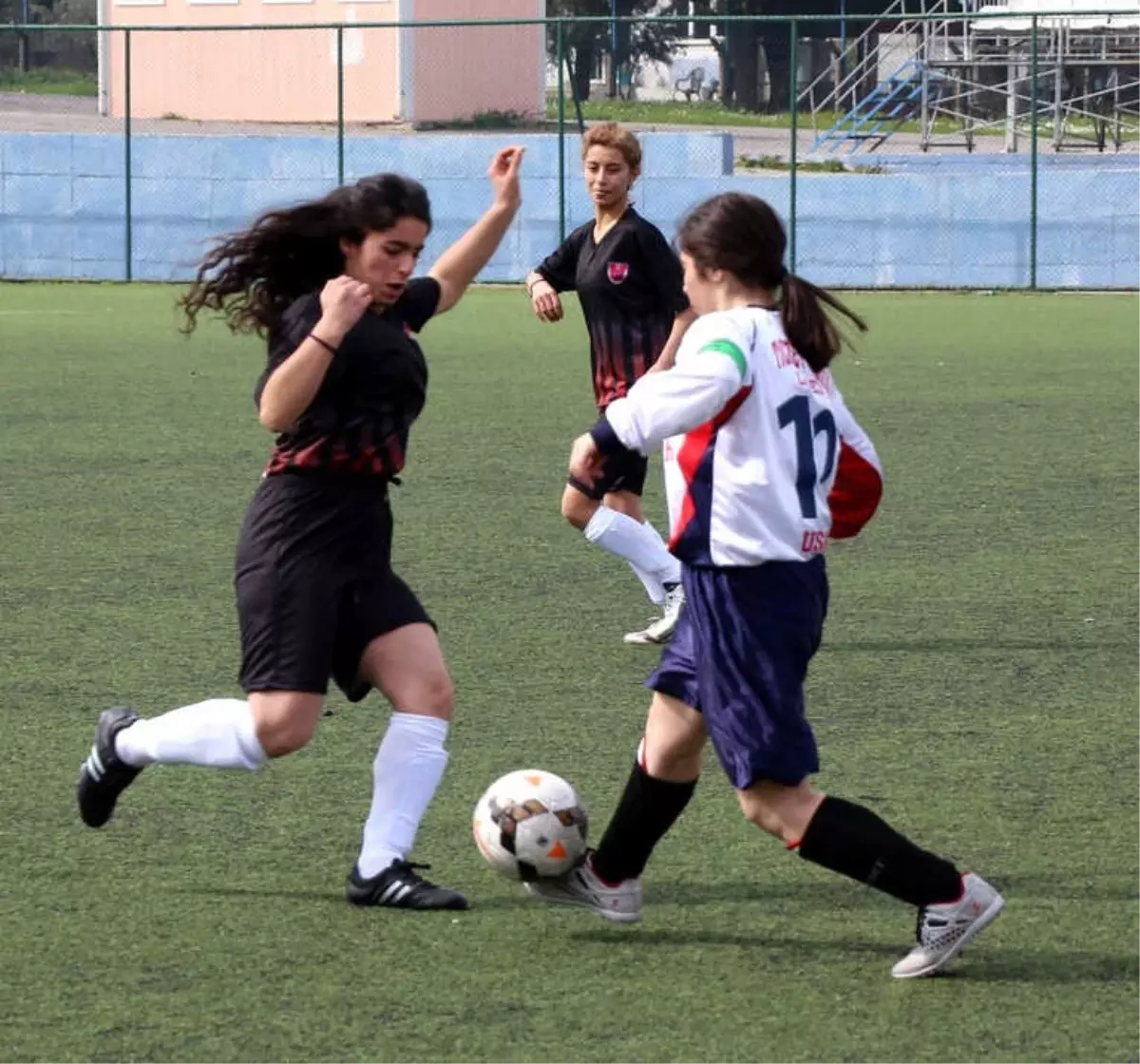 Okullar Arası Futbol Grup Müsabakaları Manisa\'da Başladı