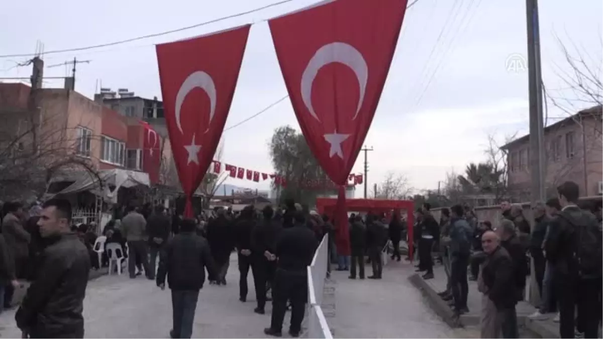 Şehitlerimizi Uğurluyoruz - Şehit Jandarma Uzman Çavuş Dinek Son Yolculuğuna Uğurlandı (1)