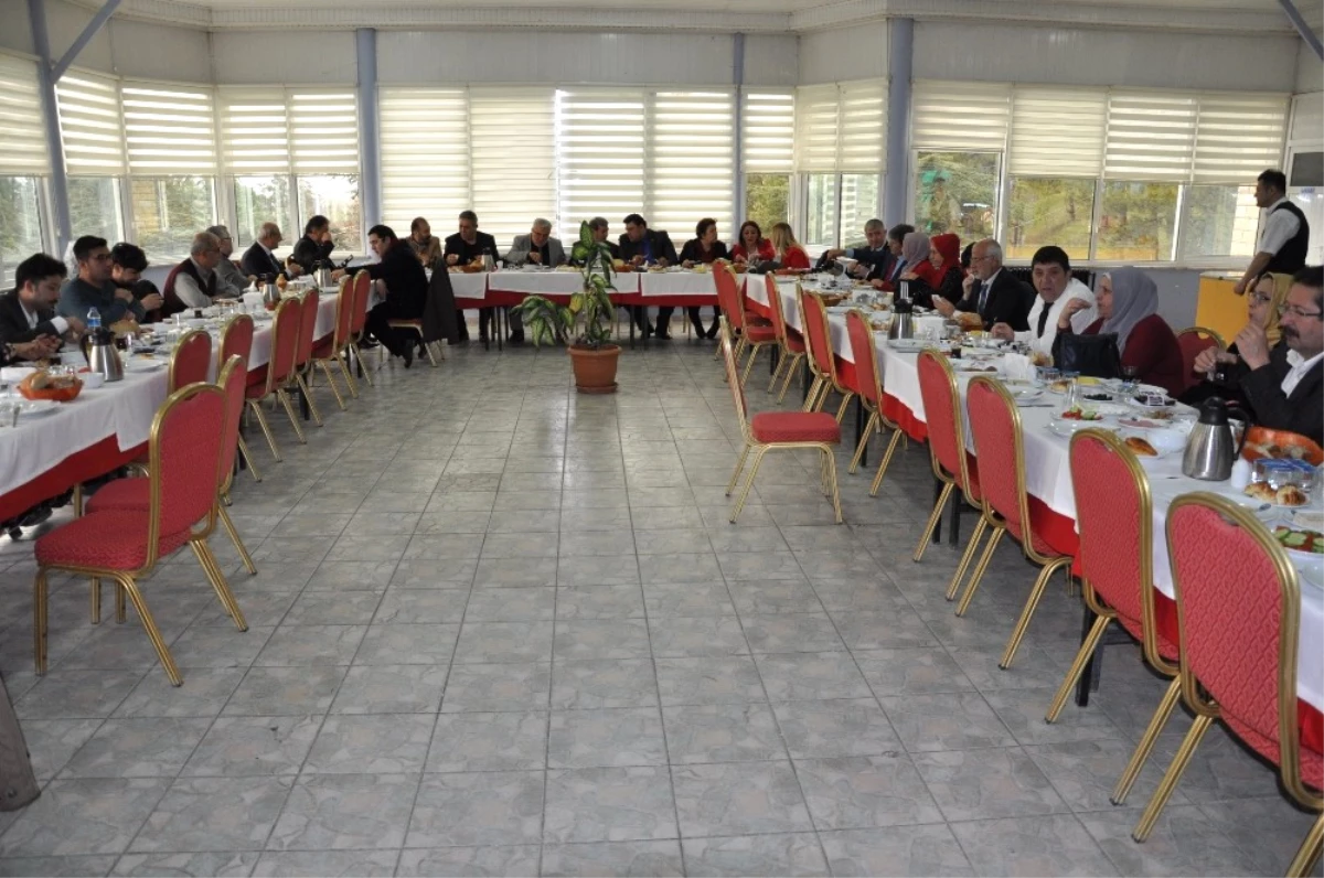 Anadolu Basın Yayın Birliği Başkanlar Kurulu Toplantısı Simav\'da Yapıldı.