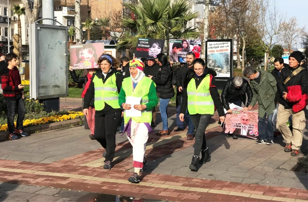 Anneler, Şiddet ve Tecavüzlere "Dur" Demek İçin Ankara\'ya Yürüyor