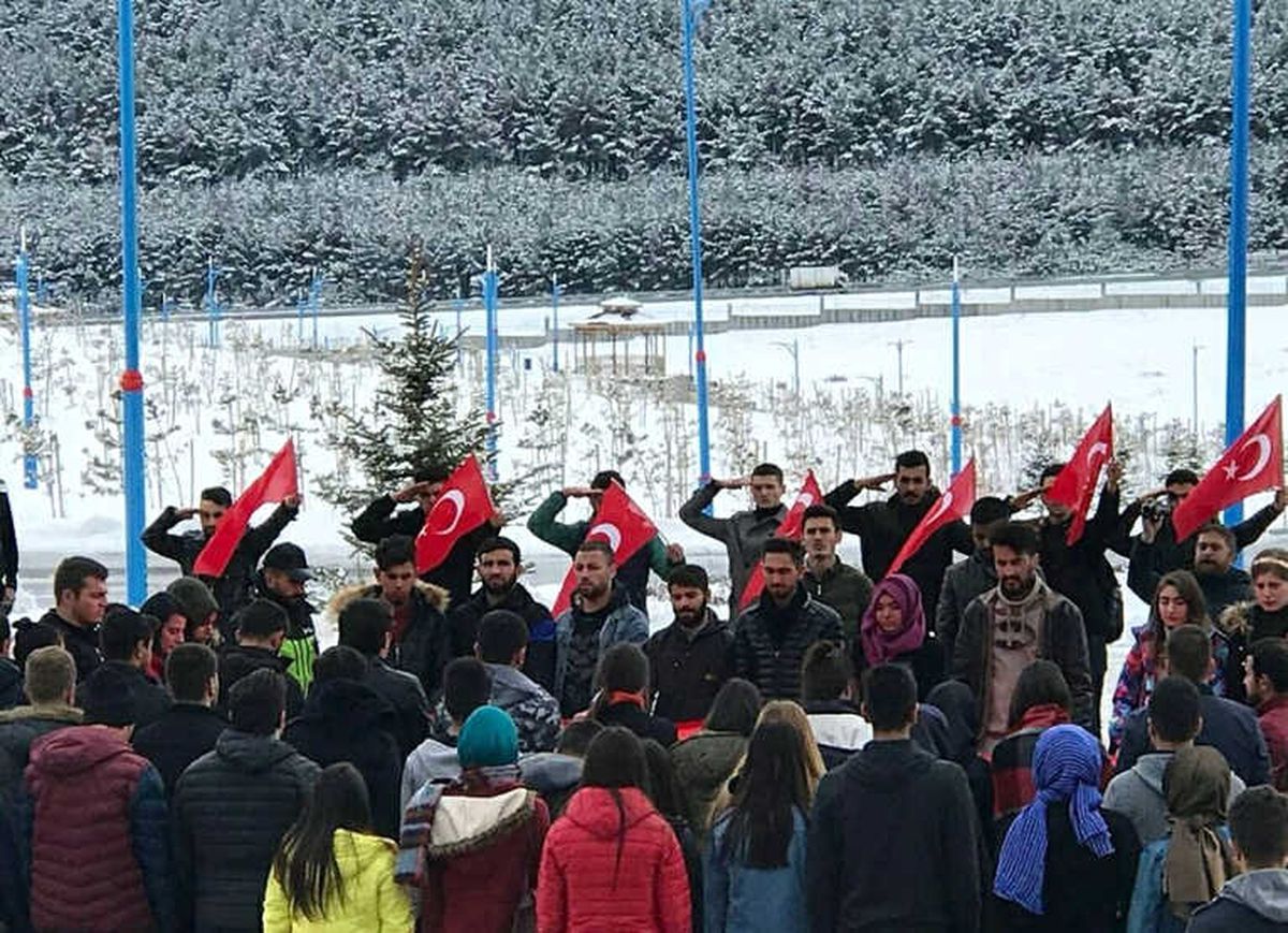 Arü\'lü Öğrenciler Afrin Şehitlerini Andı