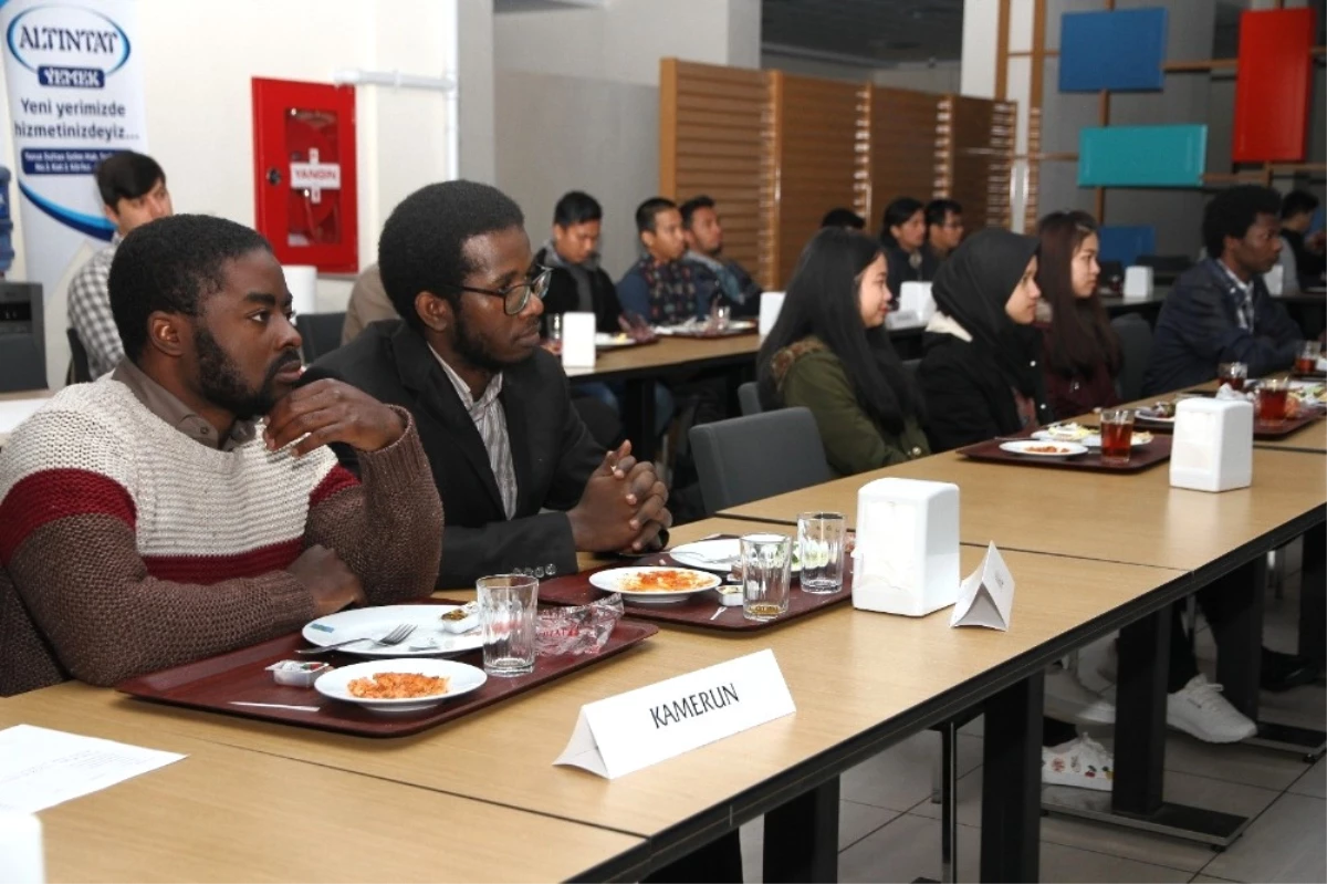 Başkan Kasap Rize\'deki Yabancı Öğrencilerle Kahvaltıda Buluştu