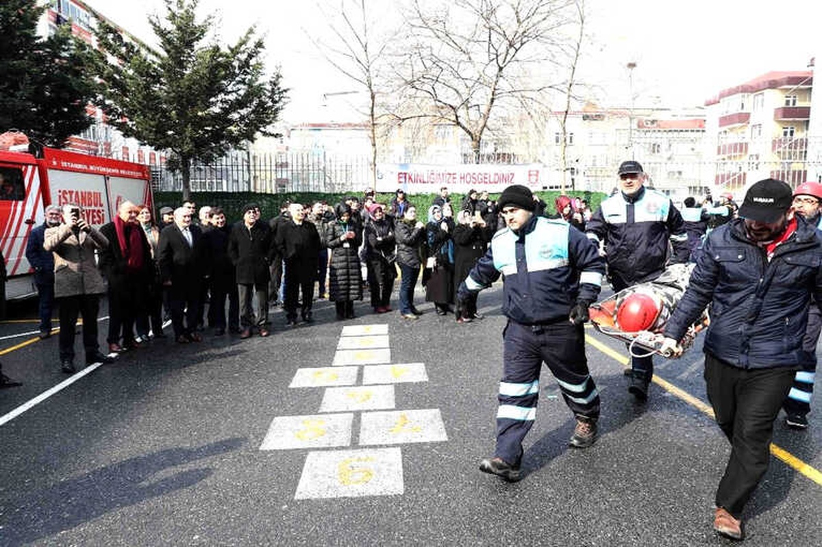 Deprem Tatbikatı Öğrencileri Heyecanlandırdı