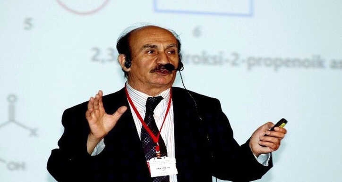 Dr. Yavuz Örnek: "İlahiyat Fakültelerinde Fen Bilimleri Okutulmalı"