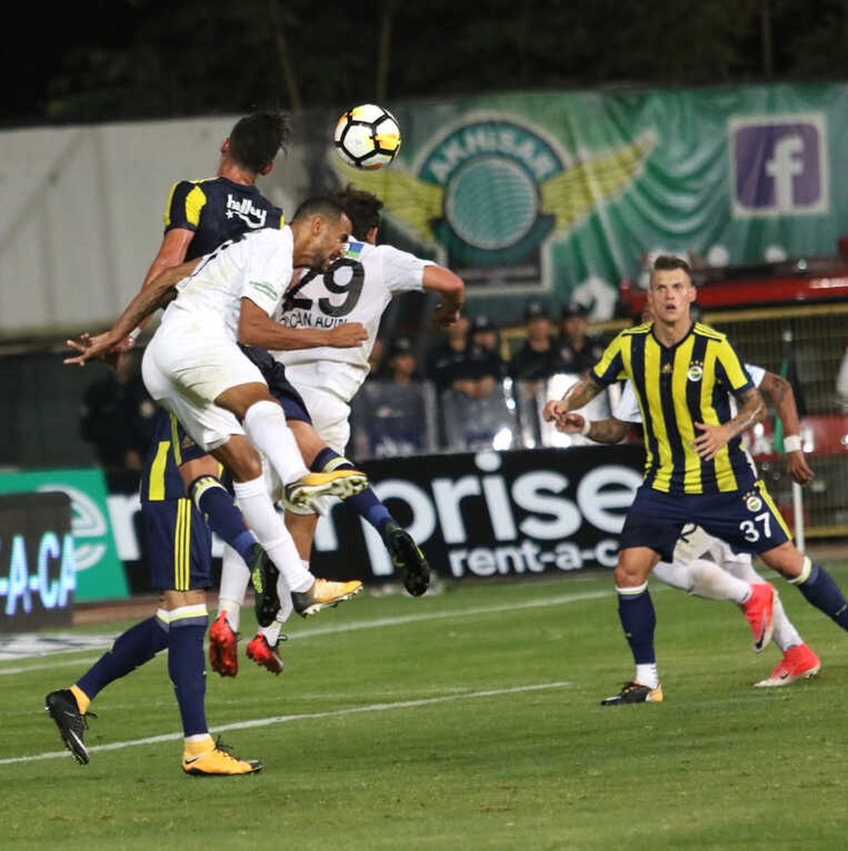 Fenerbahçe ile T.m. Akhisarspor 12. Randevuda