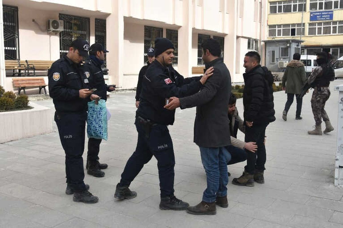 Hakkari\'de 450 Polisle Asayiş Uygulaması Yapıldı