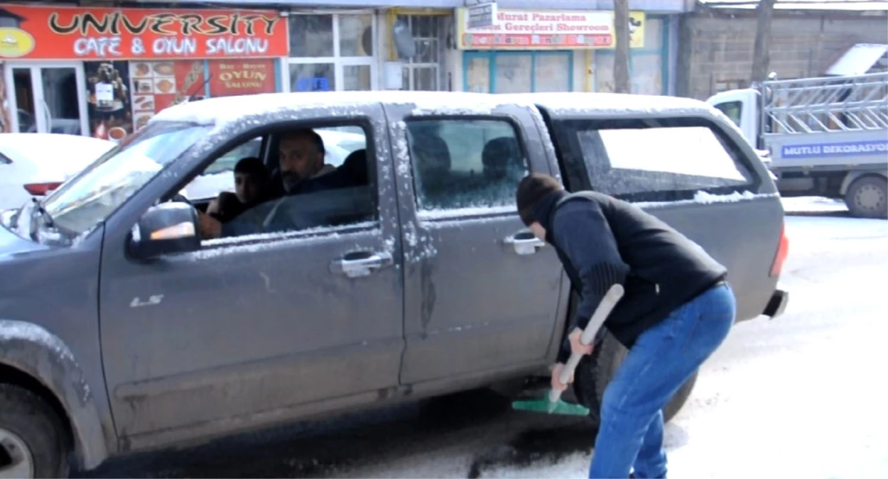 Kars\'ta Yollar Buz Pistine Döndü