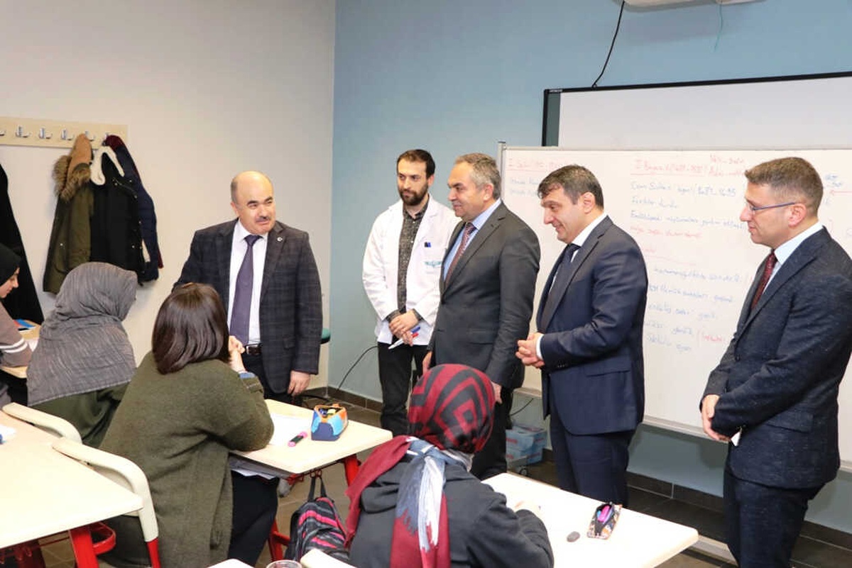 "Kılavuz Gençlik Türkiye\'ye Model Olmalı"