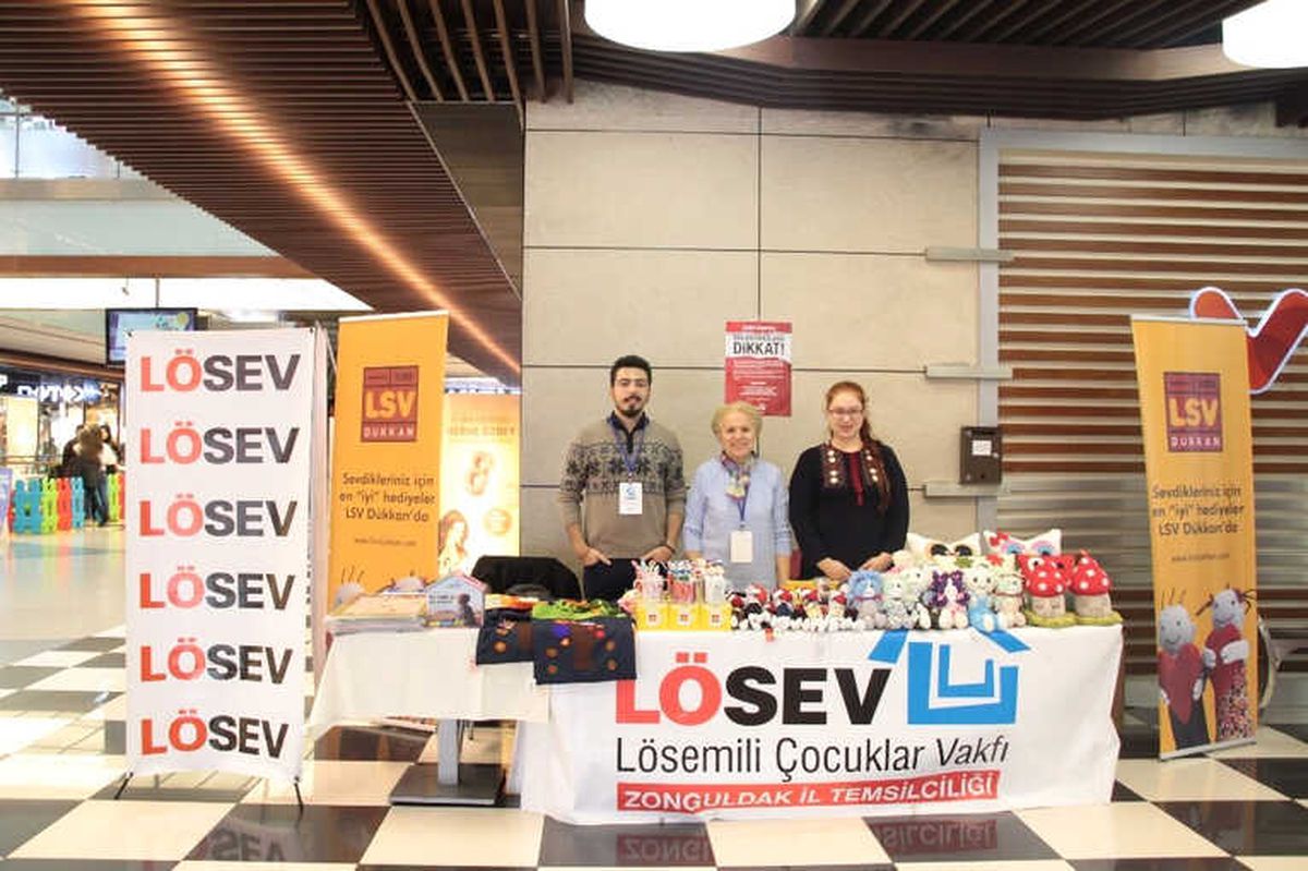 Lösev Destek Standı Açtı