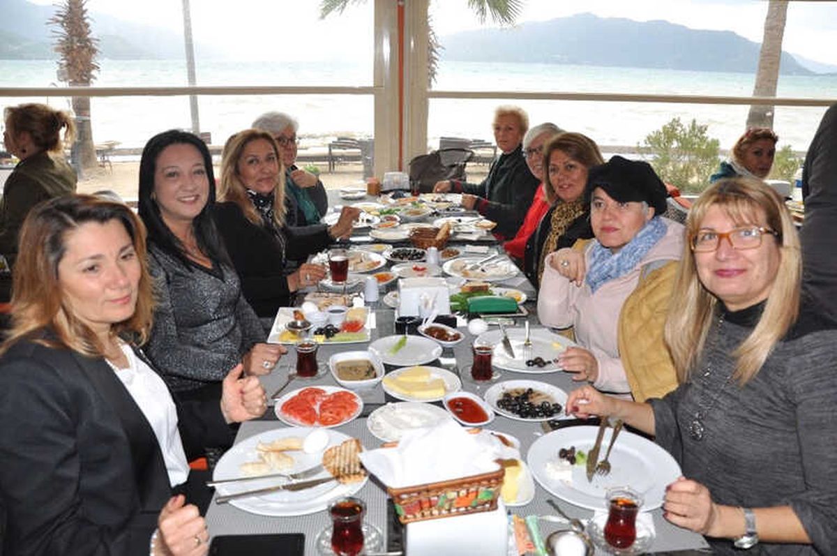 Marmaris\'te Kadın Müdürler Kahvaltıda Buluştu