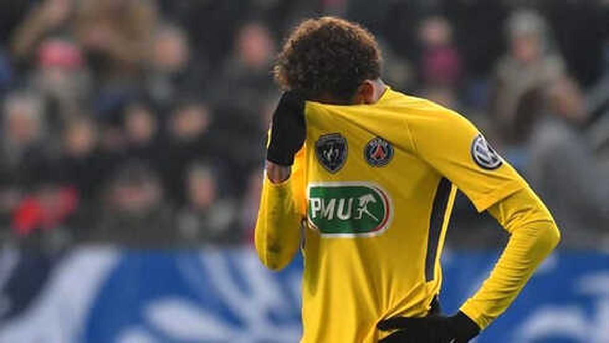 Neymar\'ın İyileşmesi Aylar Sürecek