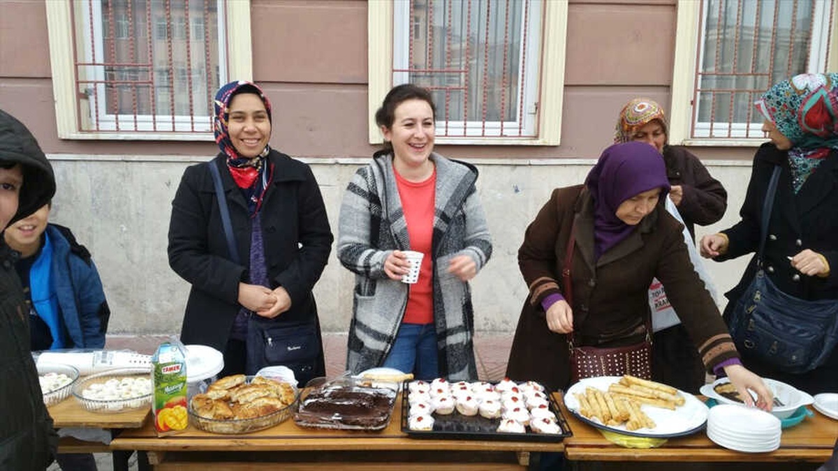 Öğrencilerden Mehmetçik Vakfı\'na Bağış