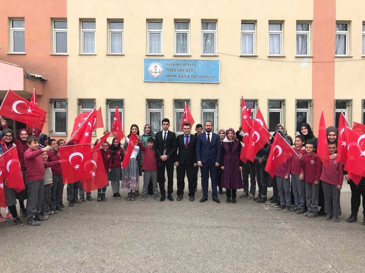 Öğrencilere Kitap Hediyesi