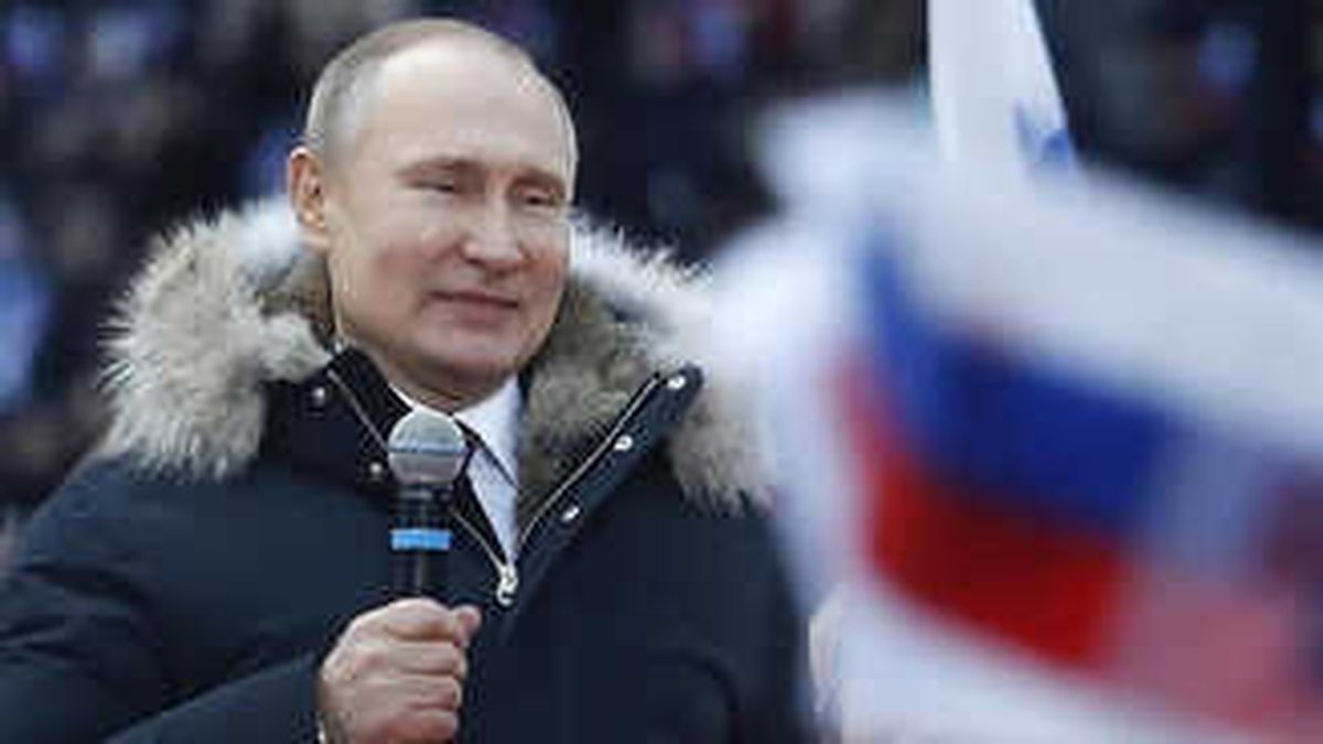 Putin\'in Dev Seçim Mitingine 100 Bini Aşkın Vatandaş Geldi