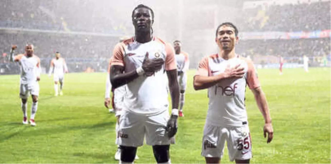 24 Ayar Bafetimbi Gomis