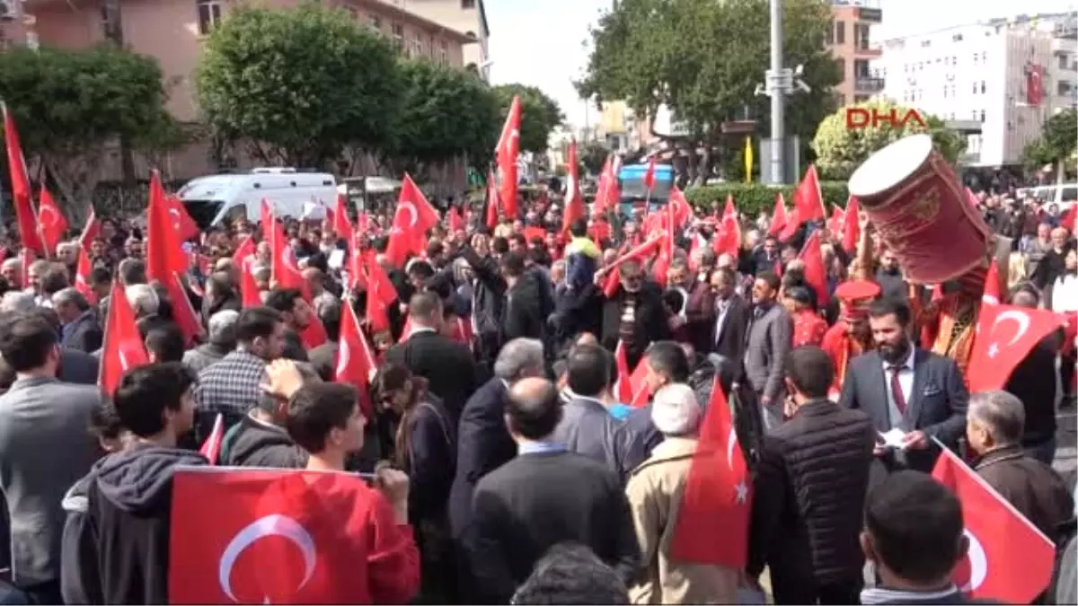 Antalya Zeytin Dalı Yürüyüşünde Atatürk\'ü Anmayan Konuşmacıya Tepki