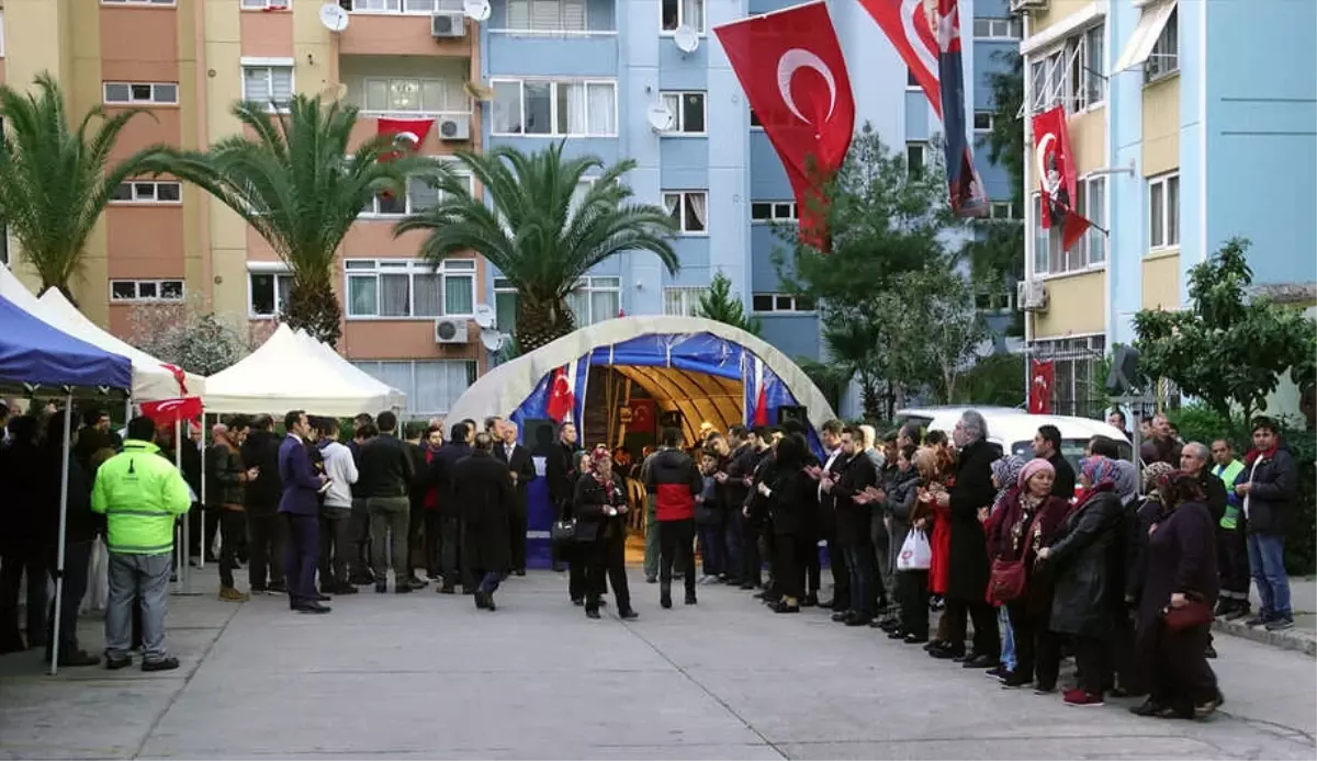 Başbakan Yıldırım\'dan Şehit Ailesine Taziye Ziyareti